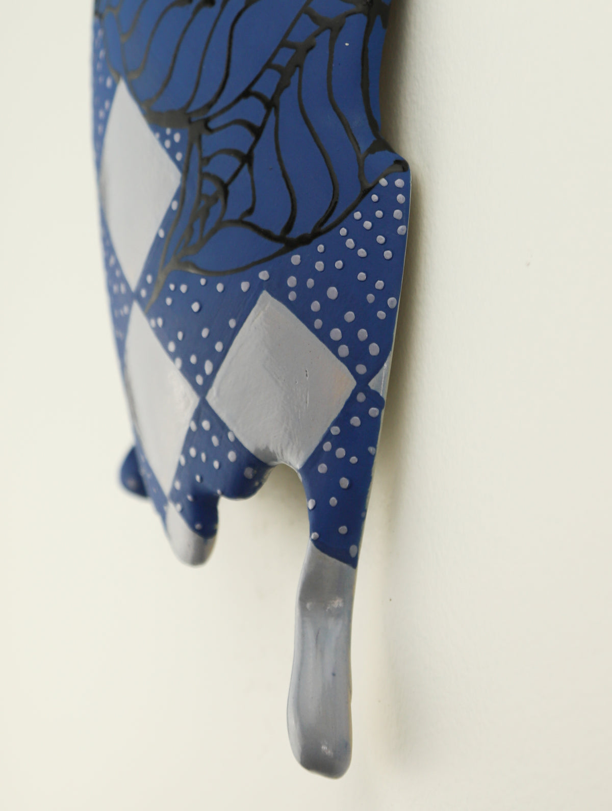 Medium Blue Drip Checkered Wall Pod